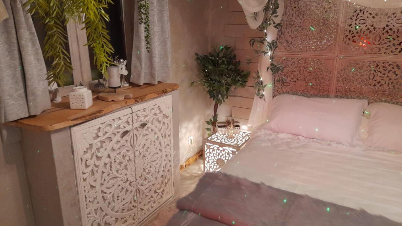 Le Feerica Hotell Érezée Exteriör bild